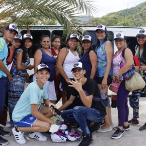 Alcalde Farith Fraija regaló viajes especiales a bachilleres guaicaipureños con mejores promedios académicos