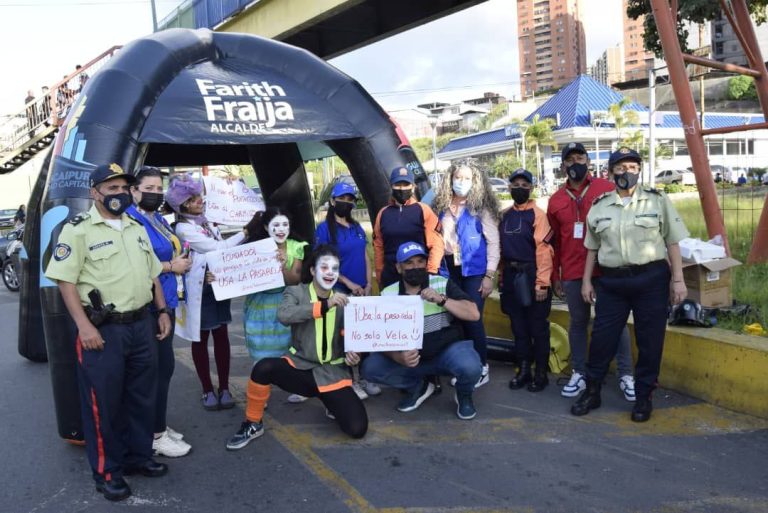 Realizan campaña de concientización sobre seguridad vial en Los Teques