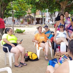 Alcaldía de Guaicaipuro e Inass brindaron un día de playa y esparcimiento a 100 abuelos guaicaipureños