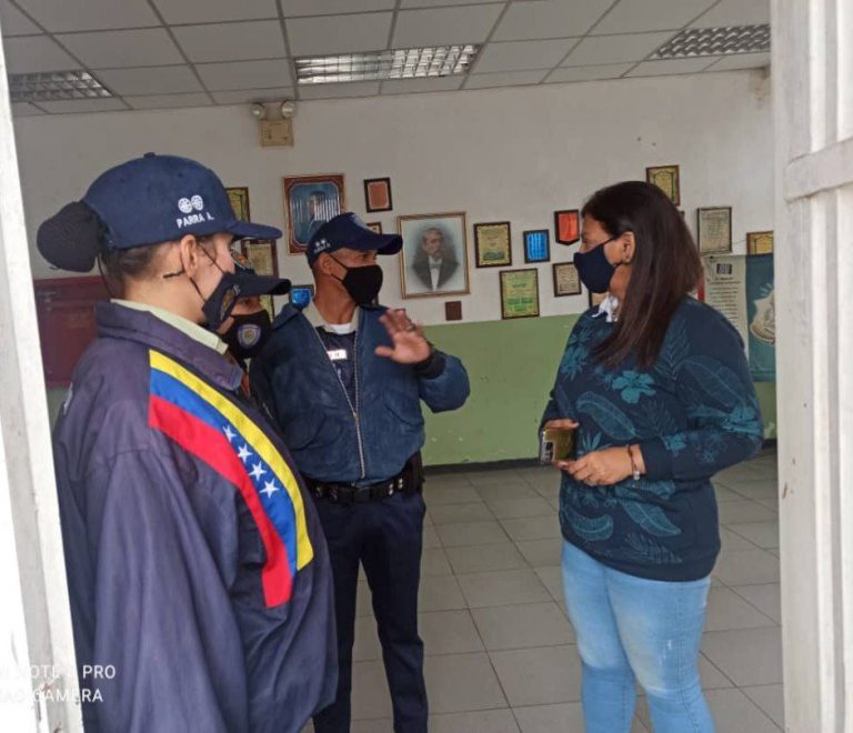 Poliguaicaipuro realiza conversatorios para fortalecer los valores y principios en los estudiantes