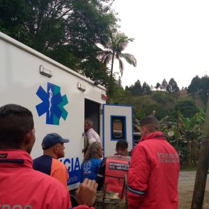 Protección Civil Guaicaipuro y + Salud Guaicaipuro atendieron a sexagenario tras explosión de bombona de gas en Los Teques