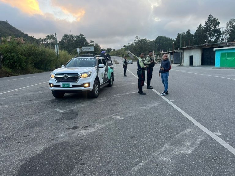 Poliguaicaipuro retuvo tres motos en la circunvalación luego de que sujetos realizarán maniobras peligrosas
