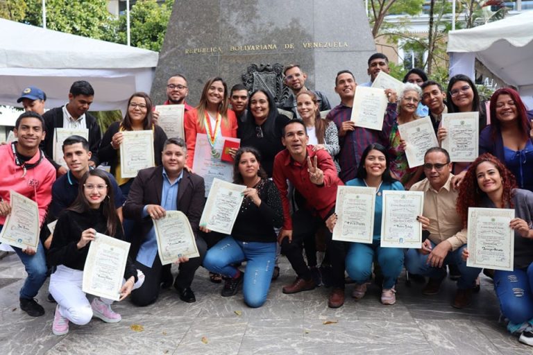 Juventud de Guaicaipuro recibió reconocimiento por su comprometida labor