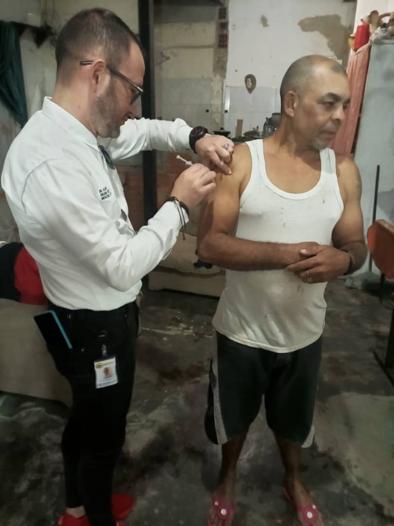 Gobierno municipal inició Plan Cayapa de Vacunación Nocturna en la comunidad El Nacional