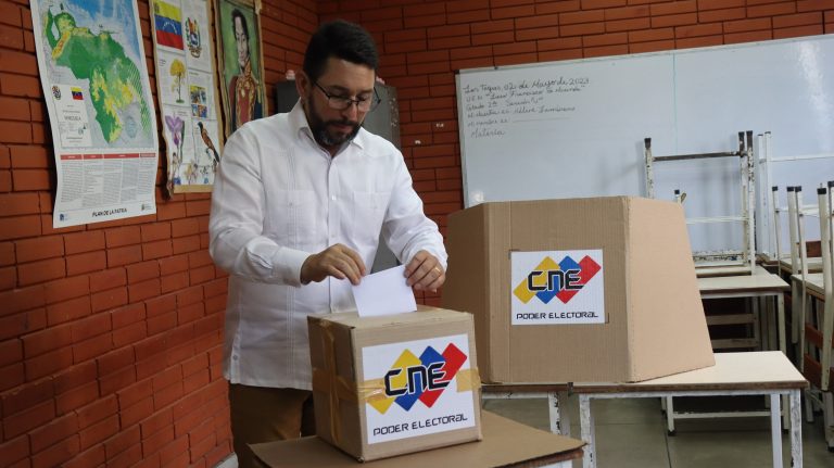 Guaicaipureños acudieron a votar en la Consulta Popular Miranda 2023
