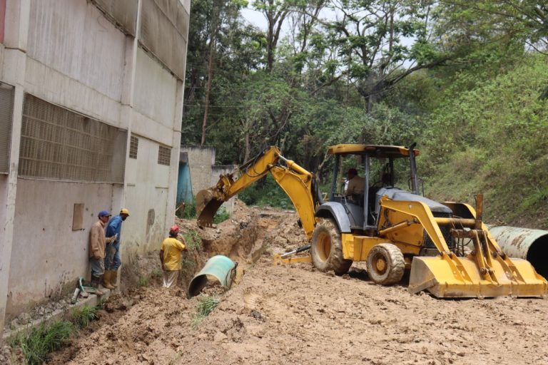 Alcalde Fraija: El próximo 10 de junio culminan los trabajos de canalización de aguas de lluvia en Los Lagos