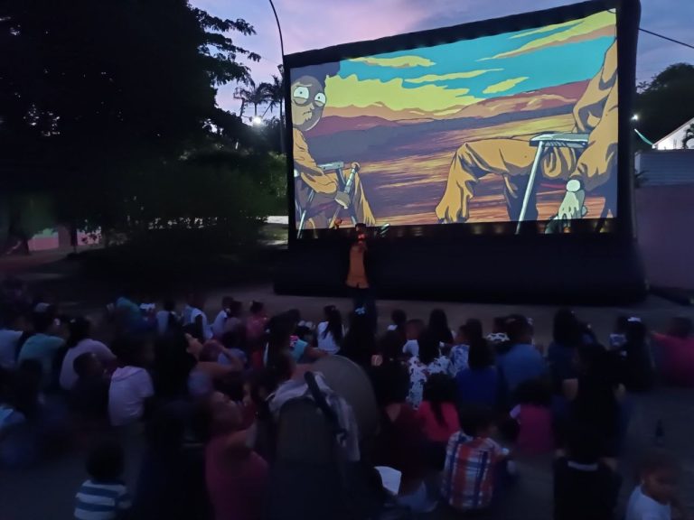 Cine Bajo las Estrellas visita la parroquia Altagracia de la Montaña