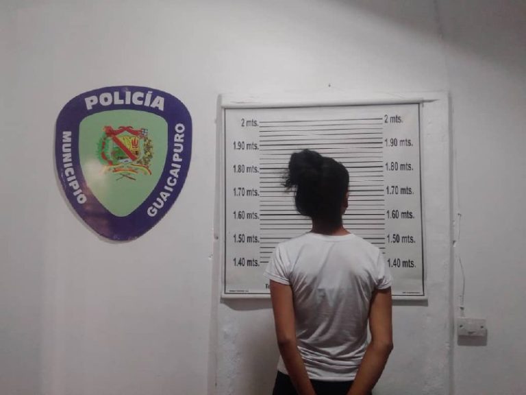Detienen a mujer por intentar introducir droga a calabozos de Poliguaicaipuro