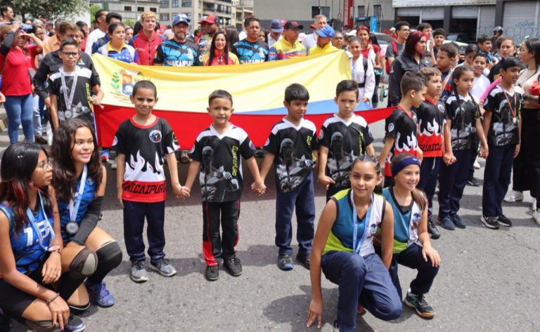 Más de 3.000 atletas participaron en desfile inaugural de Jugos Comunitarios Guaicaipuro 2023