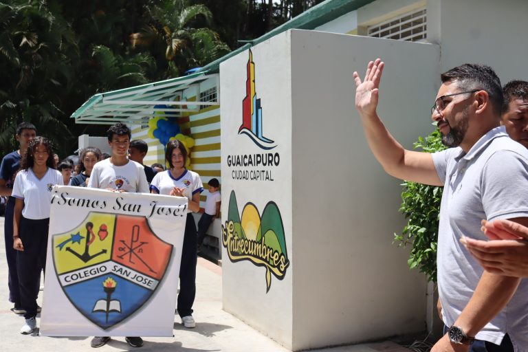 Inauguran programa escolar de natación en el antiguo YMCA de Los Teques