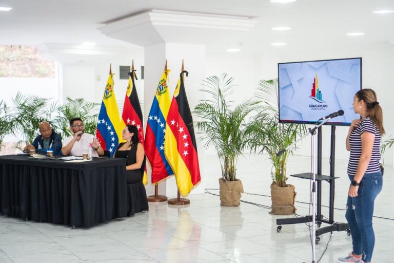 Alcalde Farith Fraija continúa rindiendo cuenta a contribuyentes del municipio