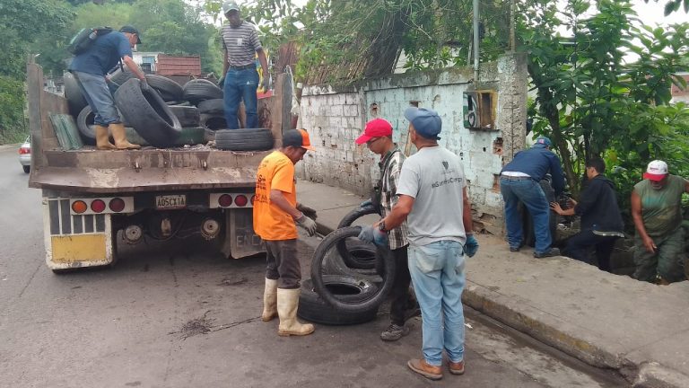 Trabajos de recolección de desechos aumentan la calidad de vida de más de 400 comunidades en Guaicaipuro