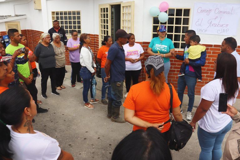 Inauguran la obra 21 de las 70 en conmemoración a Chávez