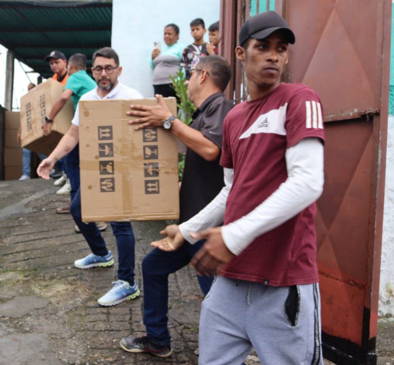 Inicia plan de sustitución de luminarias quemadas en la Matica.