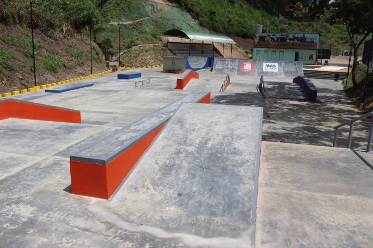 Parque extremo Cacique Conopoima con 95% de avance.