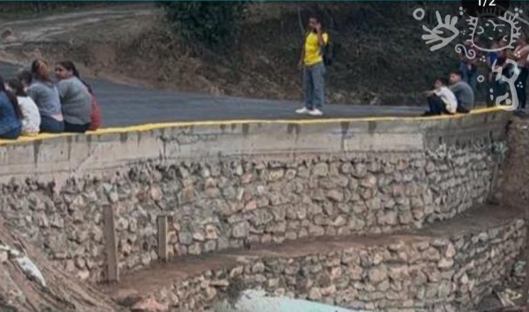 Alcaldia de Guaicaipuro rehabilitó falla de borde de la calle el colegio en la gunetica.