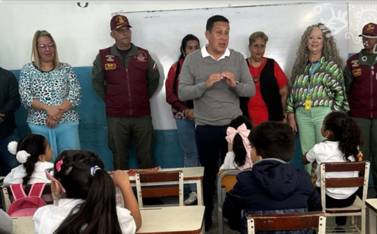Estudiantes Guaicaipureños regresaron a las aulas con total normalidad luego de vacaciones de sembrinas.