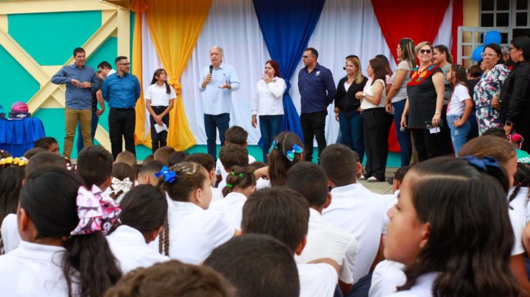Escuela Francisco José Palacios de Paracotos quedó como nueva