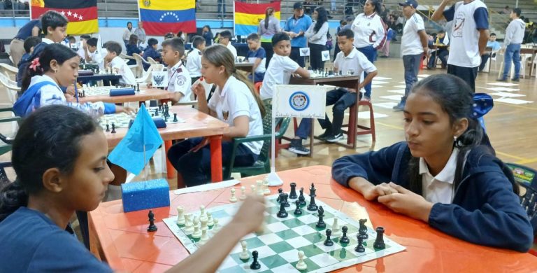 Más de 80 jóvenes participaron en final del Festival de Ajedrez Estudiantil 2025