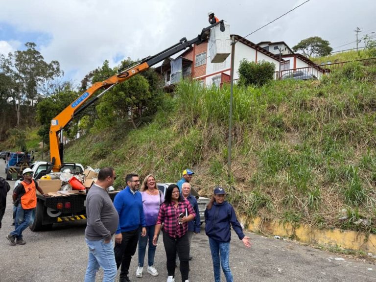 Suman más de 19 mil lámparas sustituidas en comunidades de Guaicaipuro