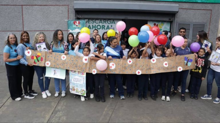 Celebraron 25° aniversario de la Lopnna con pancartazo en Los Teques