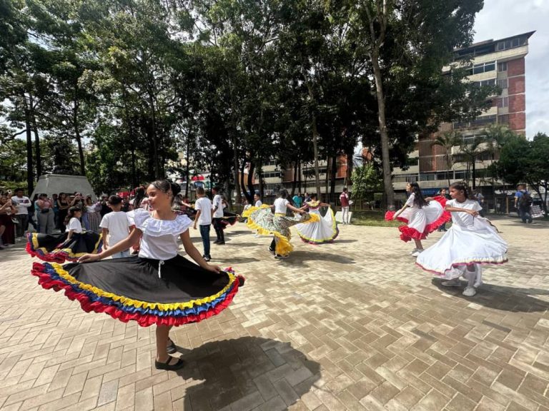 Encuentro Dancístico Guaicaipuro 2025 muestra diversidad de ritmos en Los Teques
