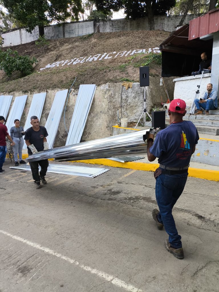 En Los Teques entregan recursos aprobados en el Presupuesto Participativo