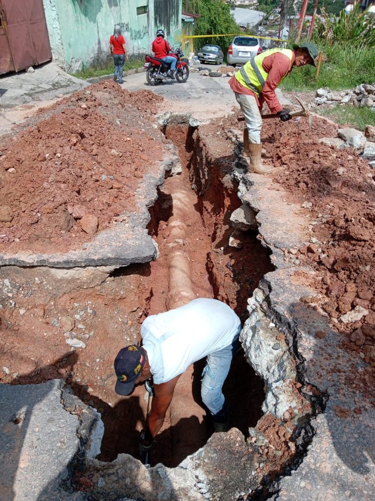 Intensifican labores de recuperación de espacios públicos en Guaicaipuro 