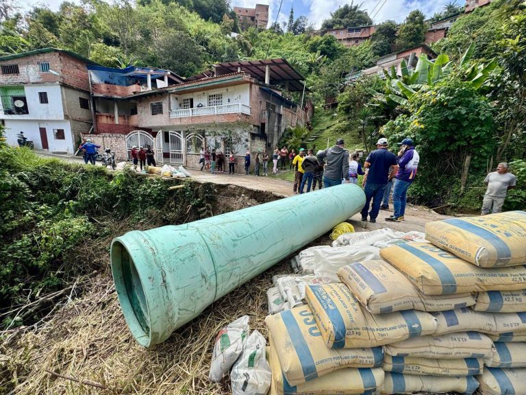 Inician construcción de colector de aguas pluviales en comunidad Madre Juliana de Lagunetica