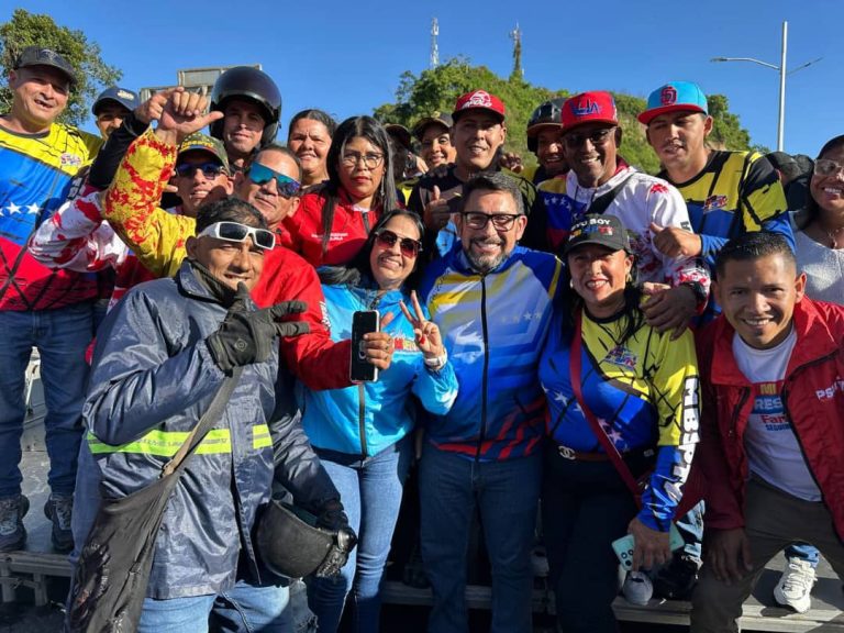 Entregan concesiones para beneficiar a 732 transportistas en Guaicaipuro 