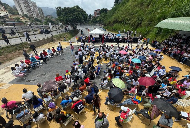 Alcalde Farith Fraija fortalece lazos con la juventud y deportistas del municipio
