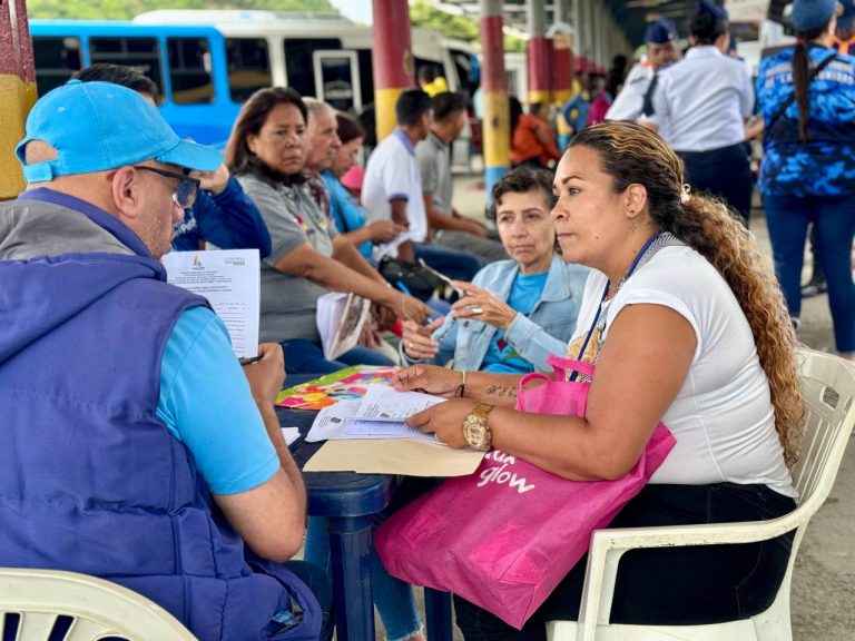 Emiten permisos de viaje en terminal Los Lagos para el traslado seguro de niños