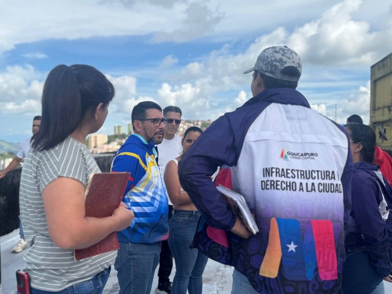 Supervisan obras y proyectos comunitarios en residencias de Los Teques