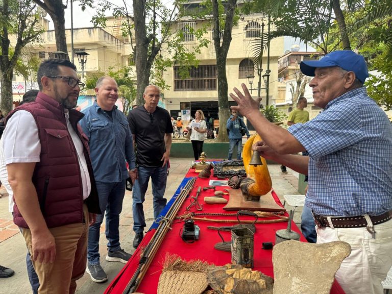 Con una vibrante jornada cultural Guaicaipuro celebró el Día del Folklore