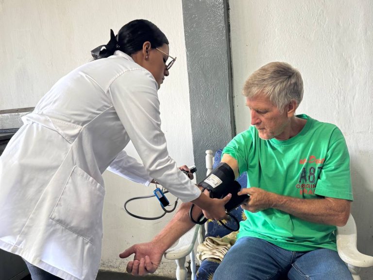 Médicos de +Salud Guaicaipuro ofrecen atención directa en hogares￼