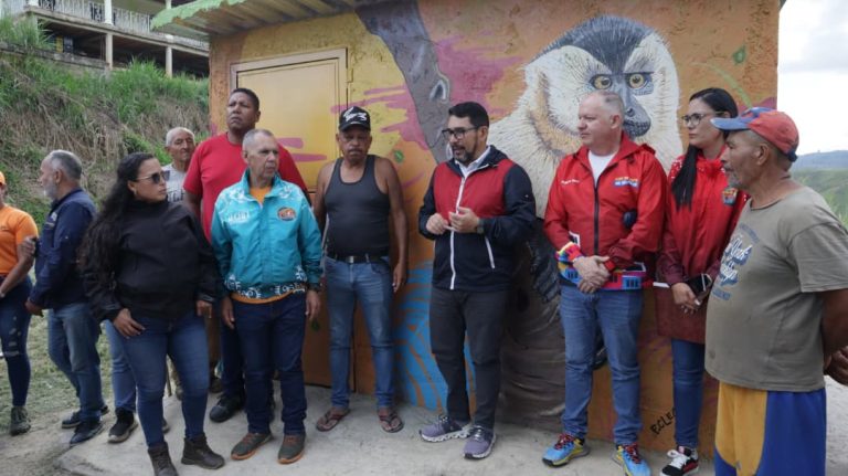 Mejoran saneamiento ambiental con nuevo cuarto de aseo en Colinas del Ángel
