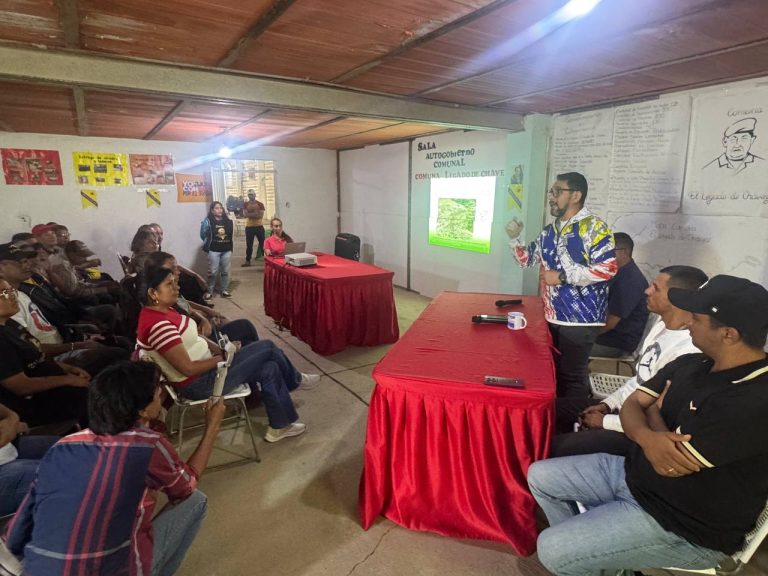 Comuna “El Legado de Chávez” promueve la agricultura regenerativa sostenible