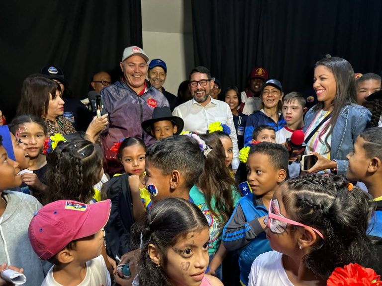 Combaten adicción tecnológica infantil con el programa + Realidades – Pantallas