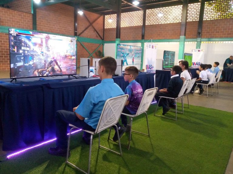 El 1er Festival de Juegos Electrónicos conecta a la juventud con el deporte digital