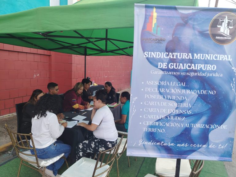 Sindicatura y Registro Civil llevan atención gratuita a la comunidad El Vigía