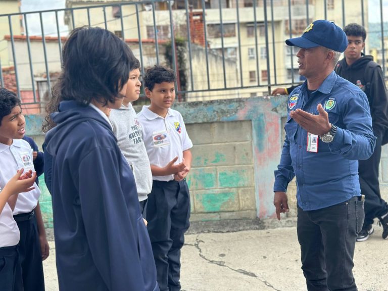 Conforman brigada escolar de protección animal en Los Teques