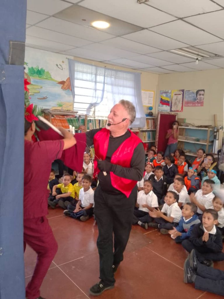 Festival de Teatro continúa llevando magia y alegría a niños y niñas