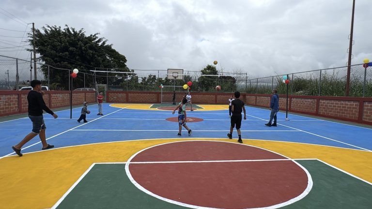 Niños y jóvenes disfrutarán de cancha rehabilitada en Palo Alto