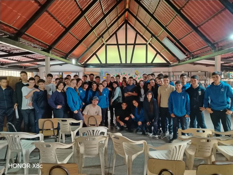 Atienden a más de 80 personas en jornada integral en El Jarillo