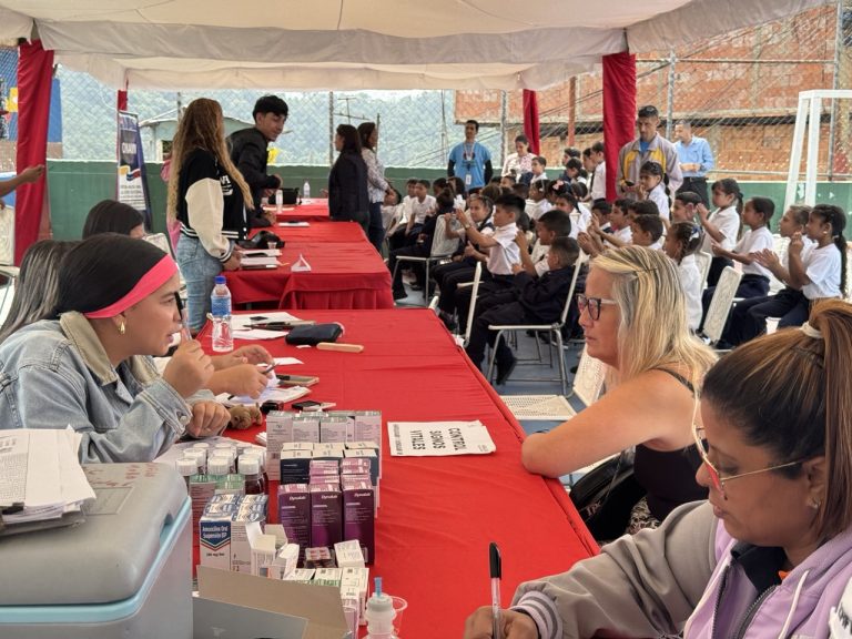 Atienden a casi 400 personas en jornadas integrales en Guaicaipuro