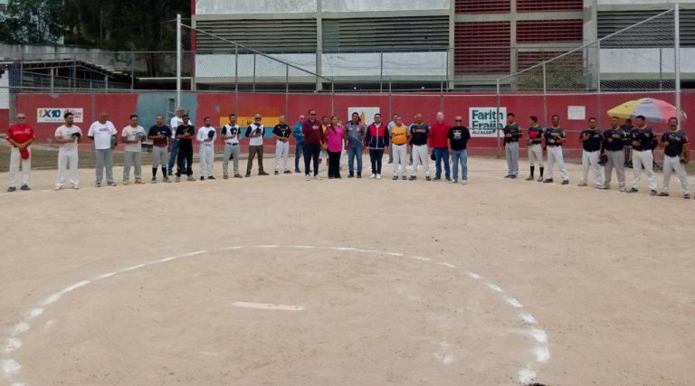 Los Teques celebró el Día Nacional del Gaitero con torneo de sóftbol