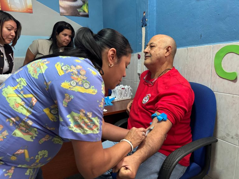 Atienden a más de 150 hombres en despistaje de cáncer de próstata en Los Teques