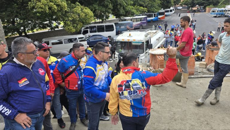 Transportistas modernizan espacios en la Terminal de Los Lagos en Los Teques
