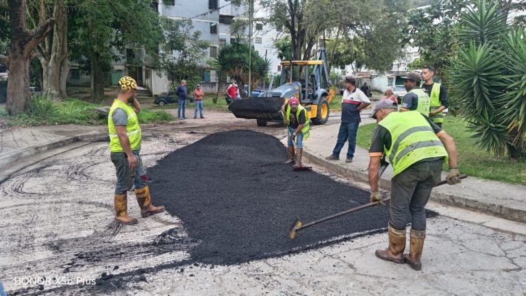 Inician Plan Operativo Navideño para asfaltar comunidades guaicaipureñas
