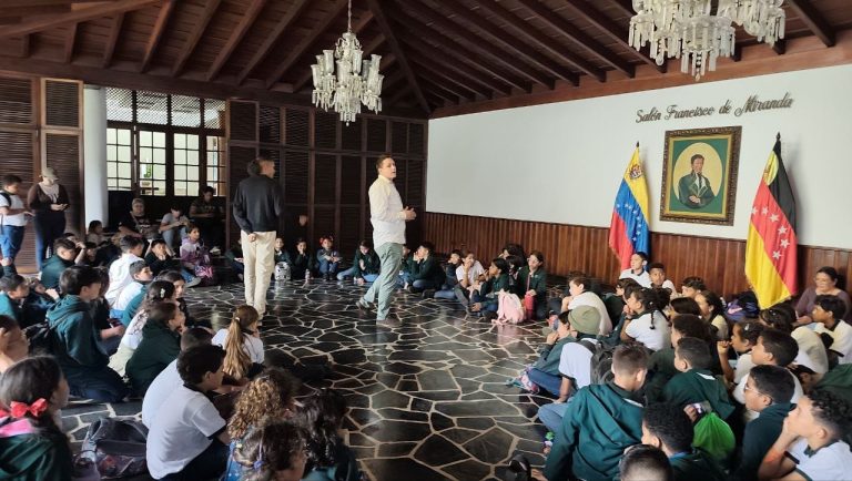 Estudiantes de Charallave exploran la naturaleza e historia de Guaicaipuro